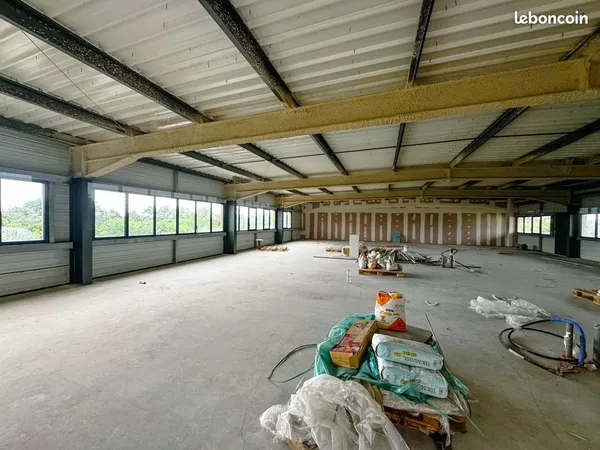 Local commercial 168 m² Saint-François 