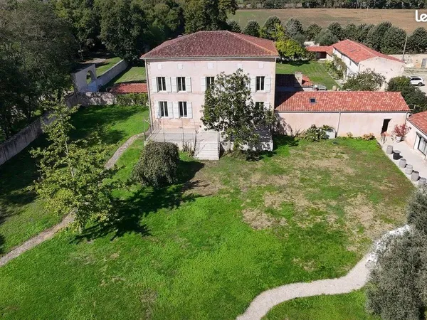 Maison 17 pièces 768 m² 