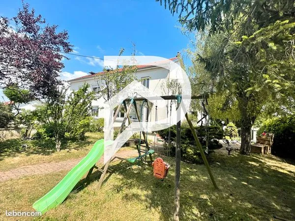 Maison 9 pièces 201 m² 
