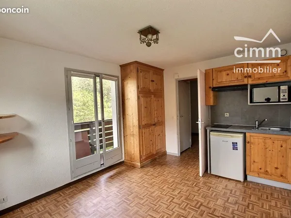 Studio 1 pièce 23 m² 
