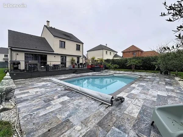 Propriété 6 pièces 140 m² 