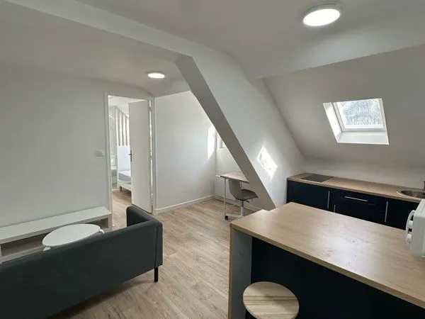 Apparemment F2 27m2 - DPE C - 5 min gare - 9% de rentabilité - Entièrement rénové 