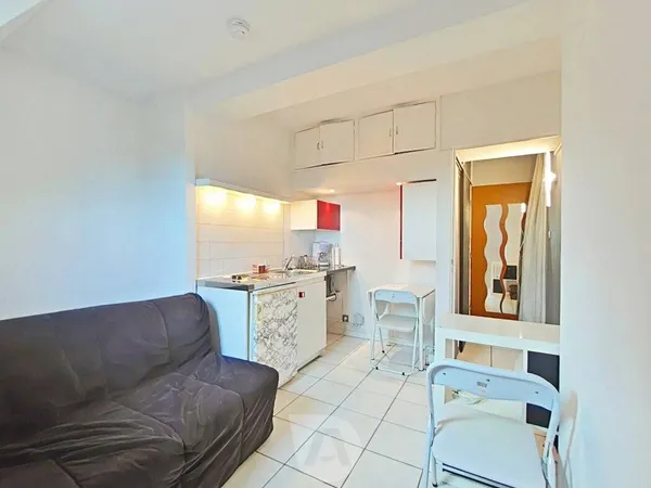Appartement 1 pièce 14 m² 