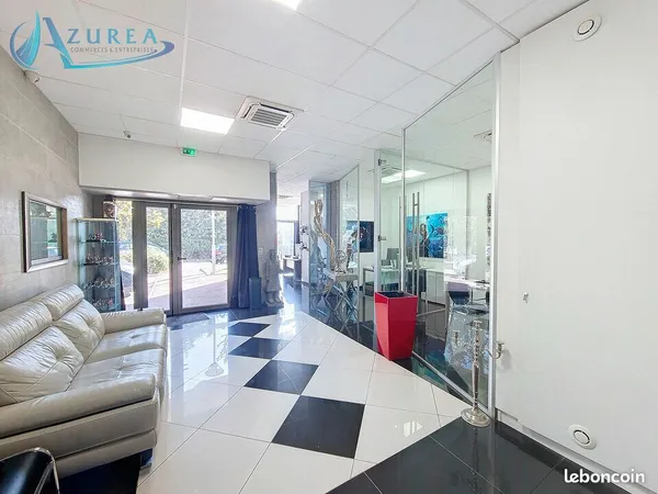 Local 74 m² 