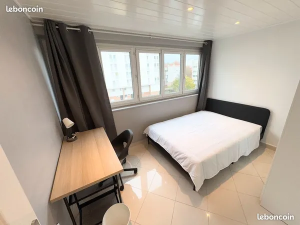 Colocation entre fille à Massy- chambre meublée 