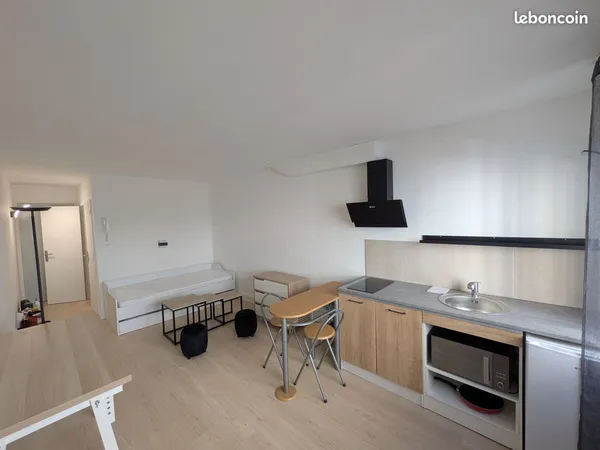 Studio 1 pièce 23 m² 