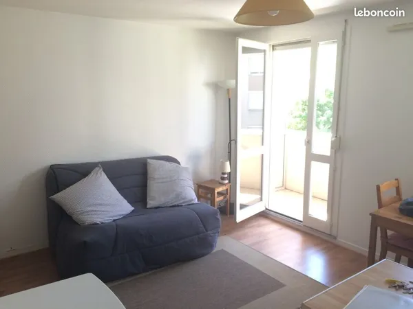 Studio calme 27m² meublé avec balcon proche gare 