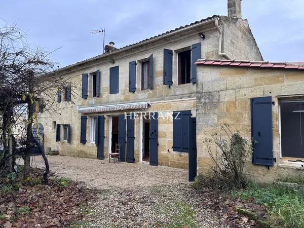 Maison 8 pièces 198 m² 