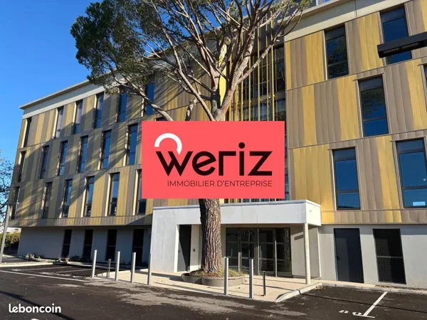 Bureaux 1 979 m² 