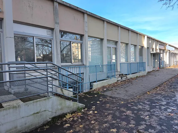 Local d'activité Tours 700 m2 
