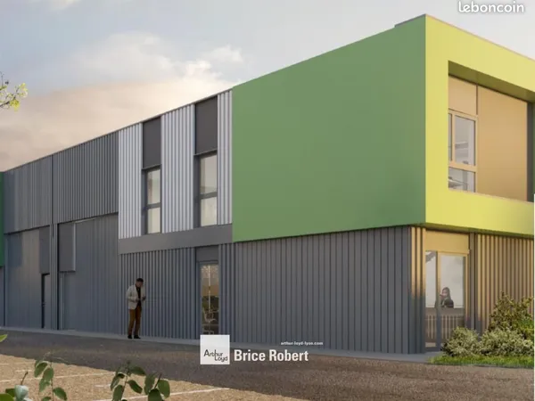 Local d'activité 3 116 m² 