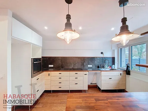 Maison 6 pièces 134 m² 