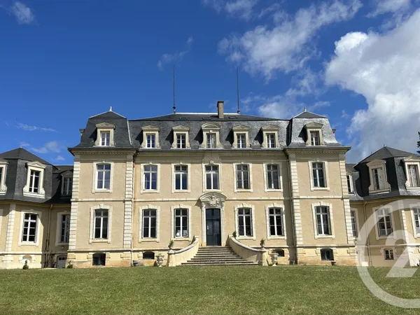 Maison 28 pièces 730 m² 