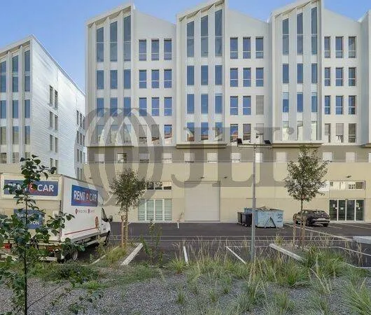 Local d'activité 2057 m² 