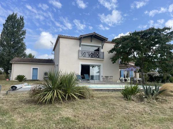 Sur les coteaux de Tonneins VILLA de plain pied sur un parc 