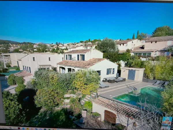 Maison 10 pièces 300 m² 
