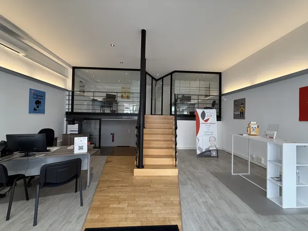 Bureaux professionnels avec vitrine, centre-ville de Tarbes 