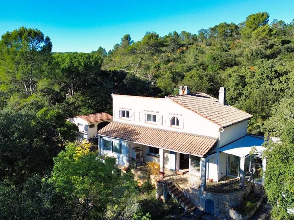 Villa 5 pièces 154 m² 