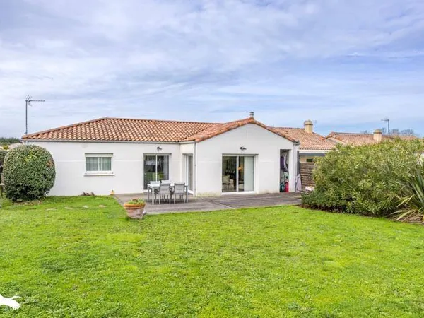 Maison de plain-pied 4 pièces 90 m² 