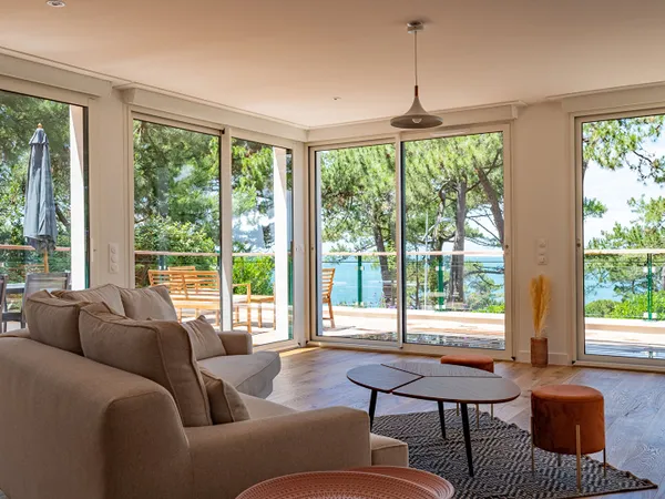 Appartement d'exception avec sa terrasse face au Bassin 