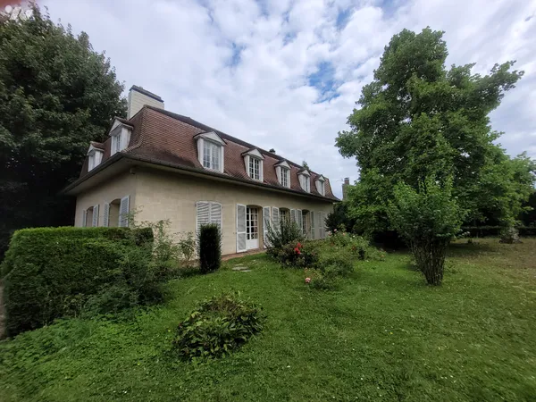 Maison 7 pièces 212 m² 