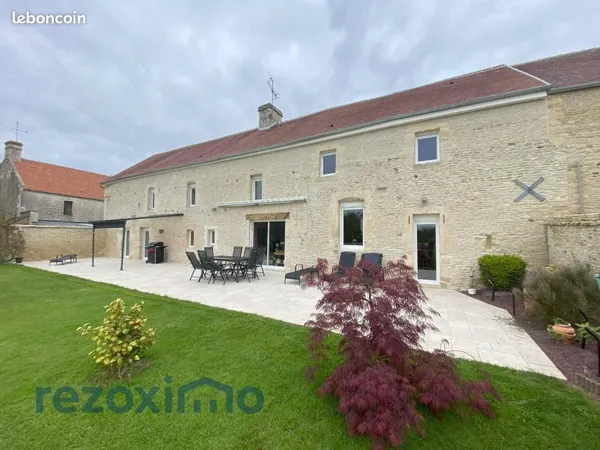 Maison 8 pièces 236 m² 