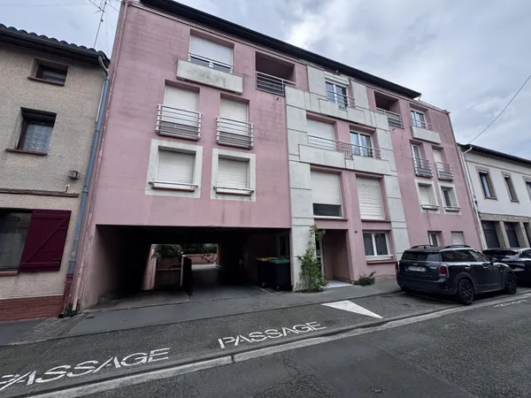 Saint Agne Toulouse , grand garage + parking A VENDRE 