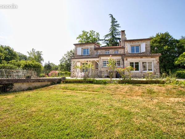 Propriété 7 pièces 315 m² 