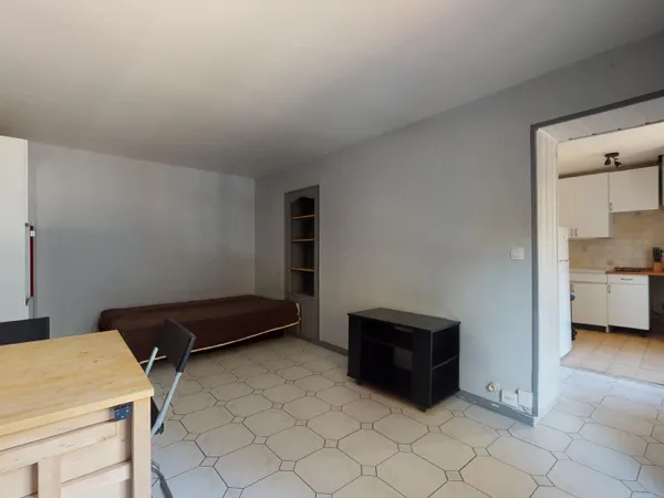 A LOUER - Appartement meublé 1 pièce + parking Saint Maurice 26 m² - Quartier Montgolfier 