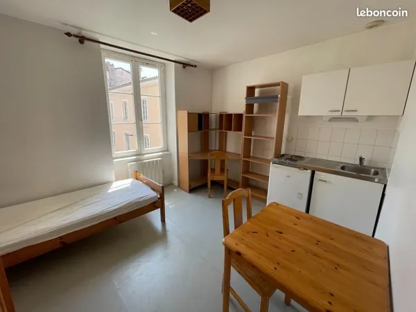 Studio 1 pièce 16 m² 