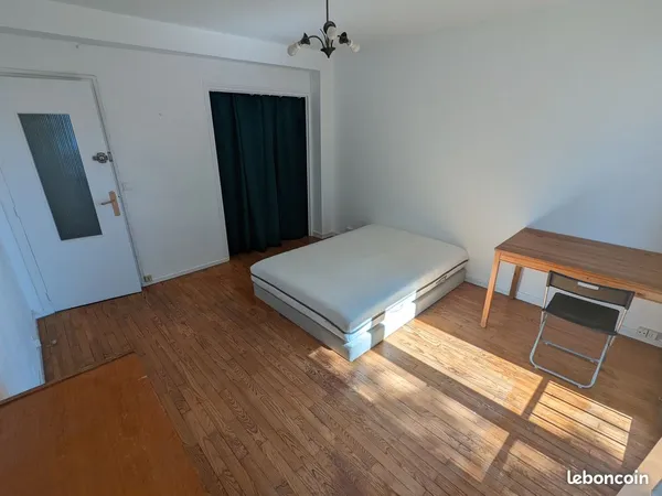 Chambres à louer dans un appartement de 56 m2 en colocation 
