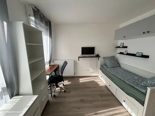 Chambre en colocation proche aéroport et gare 