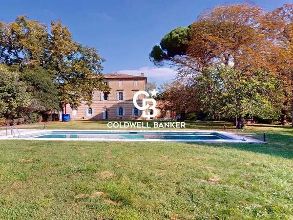 Château 19 pièces 584 m² 