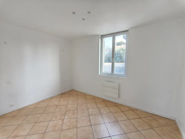 VENTE APPARTEMENT 2 PIECES QUARTIER CROIX DE FER NIMES 