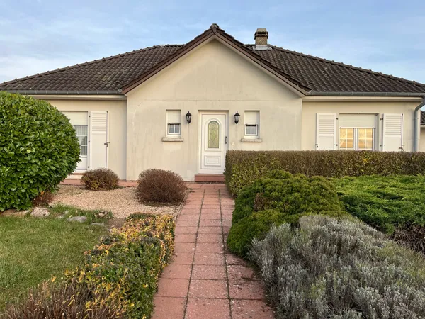 Villa de plain pied avec vue campagne 