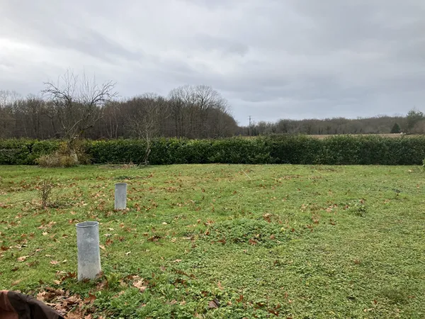 A vendre Terrain constructible hors lotissement, Non viabilisé. 