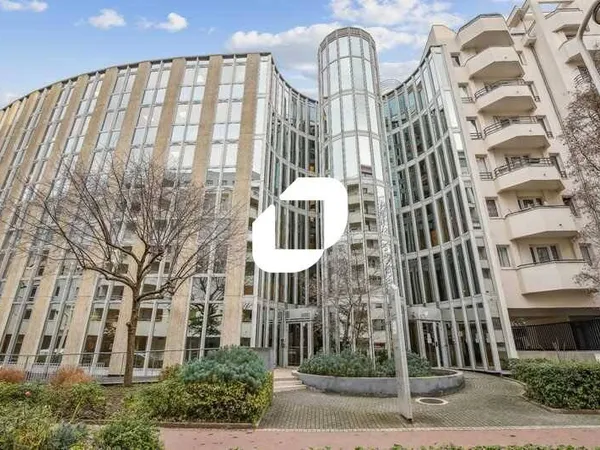 Bureaux 2 pièces 2318 m² 