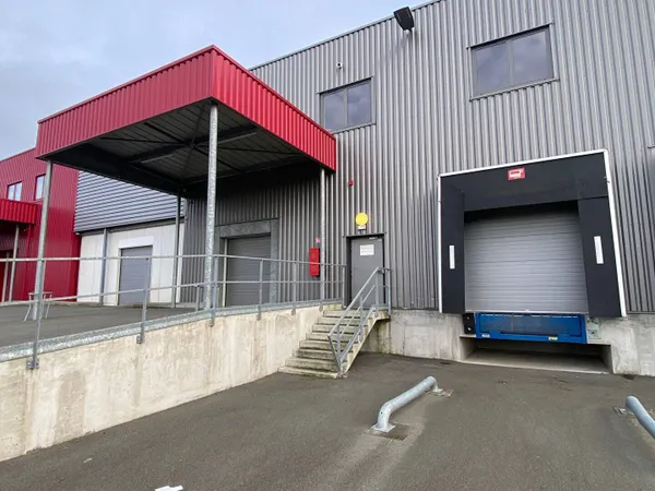 Entrepôt 920 m² 