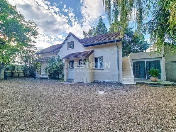 Maison 7 pièces 191 m² 