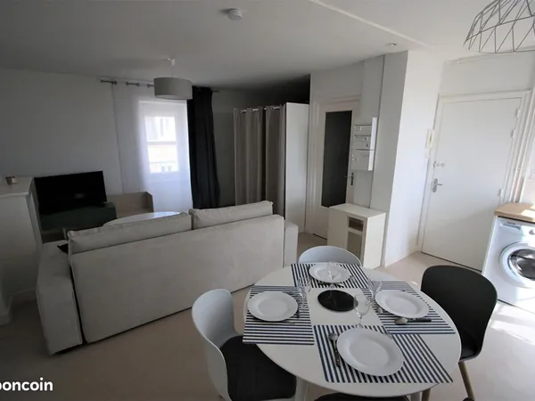Studio 1 pièce 38 m² 