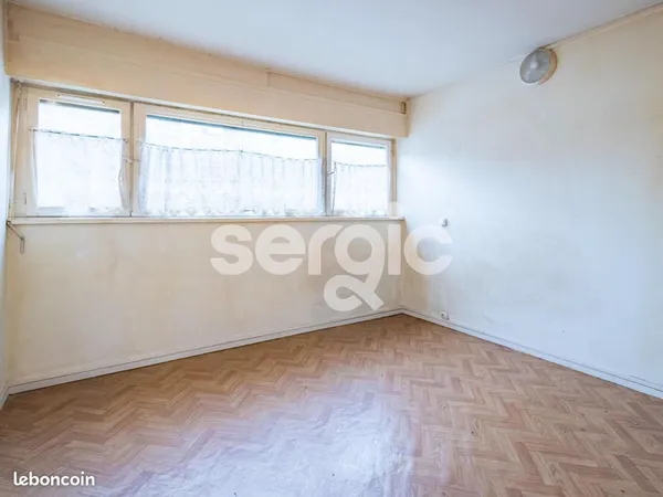 Studio 1 pièce 19 m² 