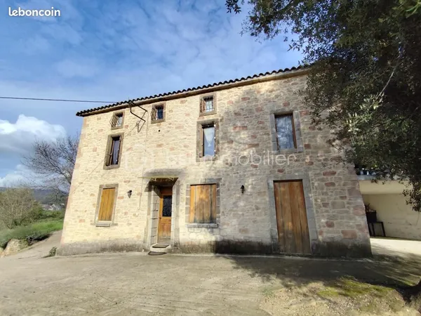 Maison 10 pièces 166 m² 