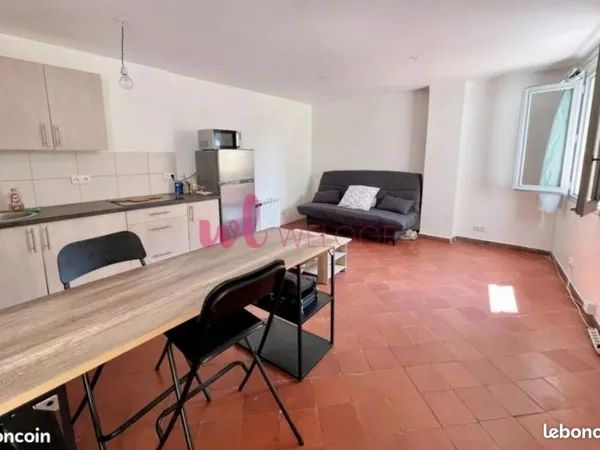 Studio meublé 