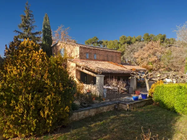 Maison 3 pièces 180 m² 