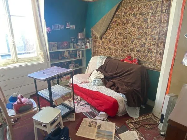 Studio 11 m2 rue de levis 