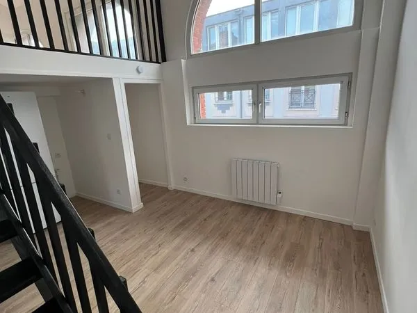 Appartement duplex 2 pièces 36m2 - entièrement rénové - cuisine équipée - situé en hyper 