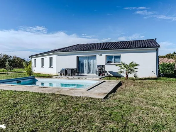 Maison de plain-pied 5 pièces 115 m² 