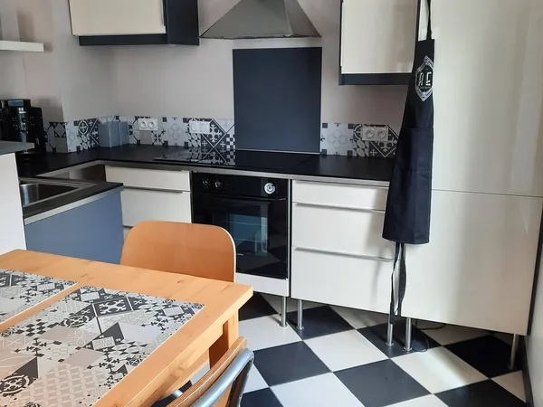 APPARTEMENT 5 PIECES MEUBLE QUARTIER SAINT PAUL GRANVILLE 