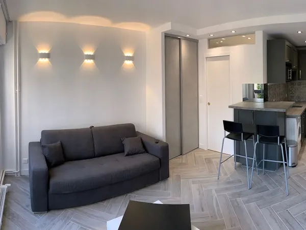 Superbe studio meublé - Courbevoie rue de Belfort - La Defense 