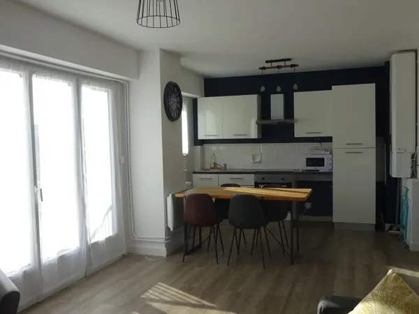SAINT NAZAIRE ENTRE SAUTRON ET VILLES MARTIN BEAU T2 DE 45M2 